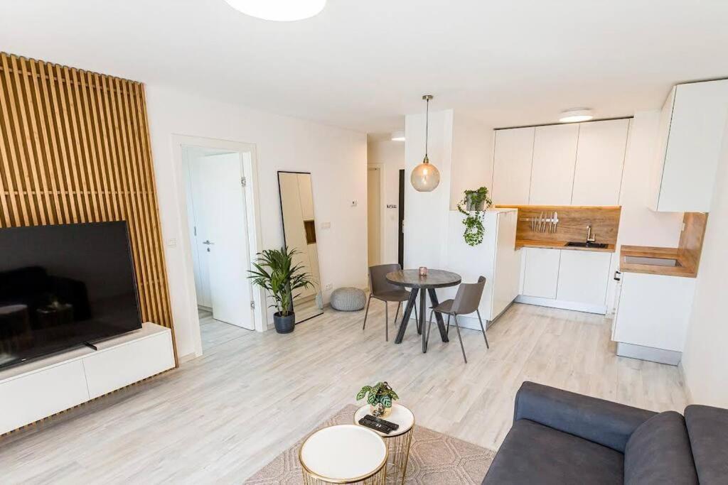 Urban Apartment With Possibility Of Parking Bratislava Dış mekan fotoğraf
