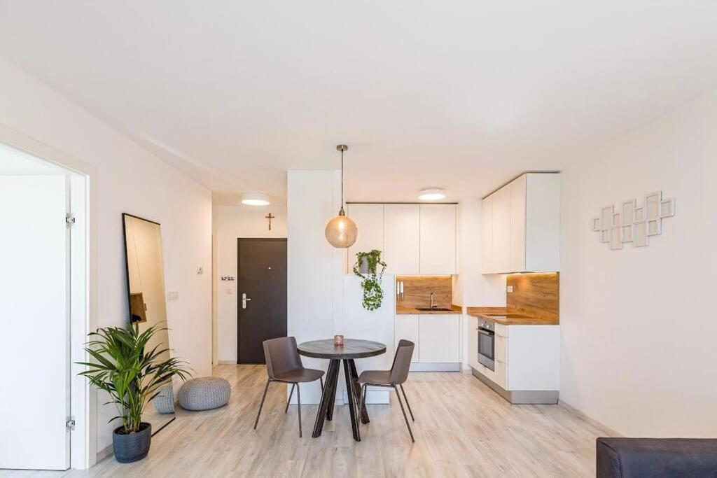 Urban Apartment With Possibility Of Parking Bratislava Dış mekan fotoğraf